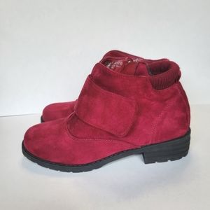 Maroon microfiber ankle boots size women's size 7.5 wide